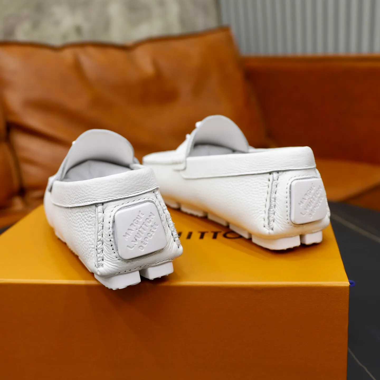 Ex-factory price: 480💰【LV】Louis Vuitton ⚠️High-end men’s driving and pedal series ⚠️38-44 (customized for 45) ⚠️All original cowhide leather! Thick and soft! Made entirely of calfskin lining! Rubber sheet anti-slip beanie sole! Three-dimensional package technology! Fashionable and classic! Handicrafts! Original high quality! Feel free to compare!